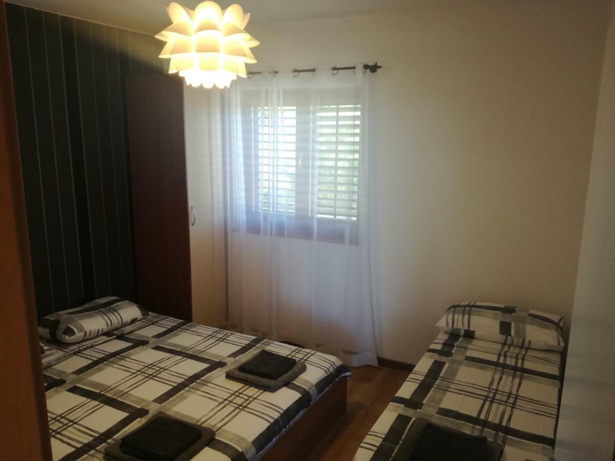 Apartment Rojnic Galižana Esterno foto